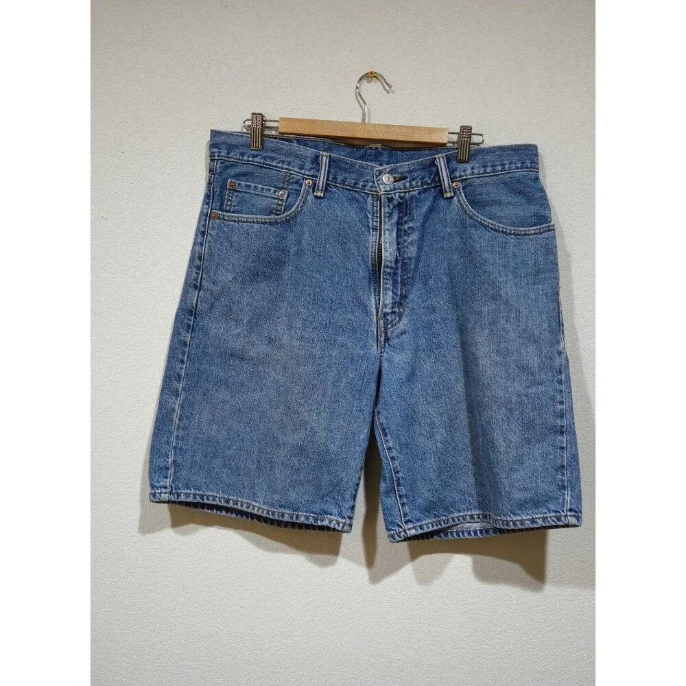 Levi's 550 Jean Shorts Men's Size 36 Denim Medium Wash Relaxed Fit Bermuda